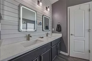 7845 Merchantville Cir, Zephyrhills, FL 33540 - Photo 43