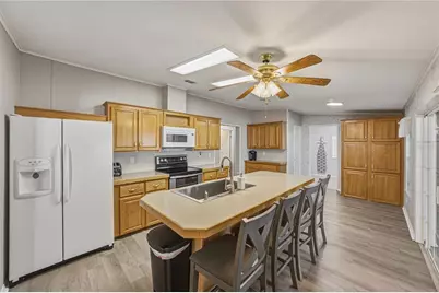 37410 Neukom Avenue, Zephyrhills, FL 33541 - Photo 15