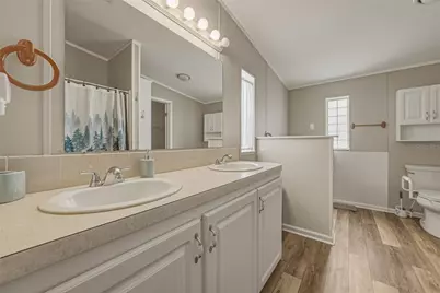 37410 Neukom Avenue, Zephyrhills, FL 33541 - Photo 29