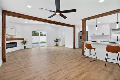 3223 73rd Street N, Saint Petersburg, FL 33710 - Photo 3