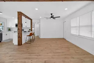 3223 73rd St N, Saint Petersburg, FL 33710 - Photo 5