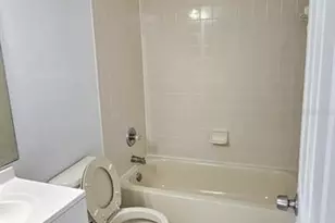 641 Kensington Lake Cir, Brandon, FL 33511 - Photo 17