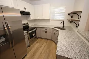 1575 Blue Magnolia Rd, Brandon, FL 33510 - Photo 9