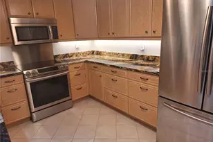 6912 W Country Club Dr N, Sarasota, FL 34243 - Photo 11