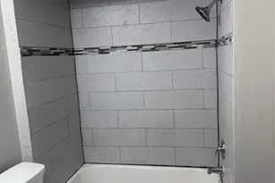 6130 Oak Cluster Cir, Tampa, FL 33634 - Photo 7