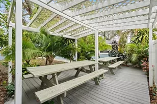 8958 110th St, Seminole, FL 33772 - Photo 13