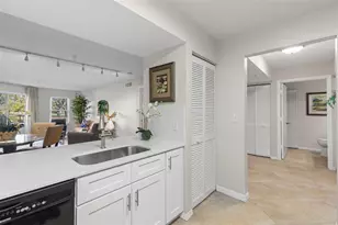 2323 Feather Sound Dr, Clearwater, FL 33762 - Photo 11