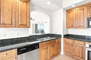 100 Beach Dr NE, Saint Petersburg, FL 33701 - Photo 17