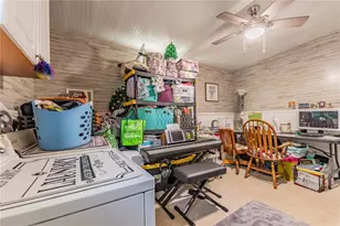 39437 Elgin Dr, Zephyrhills, FL 33542 - Photo 11