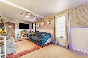 39437 Elgin Dr, Zephyrhills, FL 33542 - Photo 5