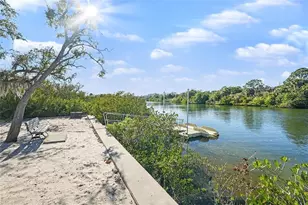 10618 Hatteras Dr, Tampa, FL 33615 - Photo 41
