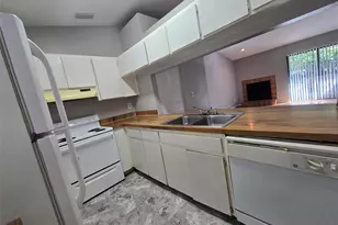 920 Otto Villa Pl, Tampa, FL 33612 - Photo 3