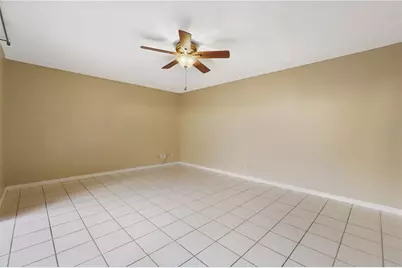 15202 W Pond Woods Drive, Tampa, FL 33618 - Photo 5