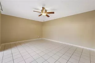 15202 W Pond Woods Dr, Tampa, FL 33618 - Photo 5