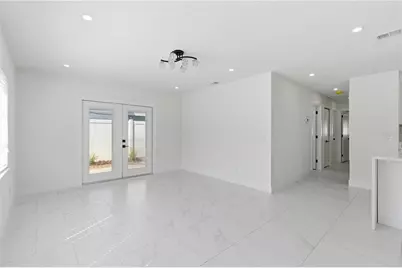 8205 Tanglewood Lane, Tampa, FL 33615 - Photo 5