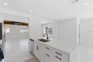 8205 Tanglewood Ln, Tampa, FL 33615 - Photo 13