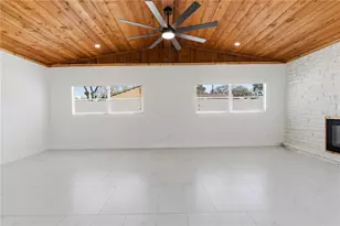 8205 Tanglewood Ln, Tampa, FL 33615 - Photo 9