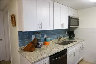 9715 Harrell Ave, Treasure Island, FL 33706 - Photo 11