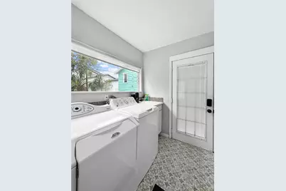 626 37th Avenue S, Saint Petersburg, FL 33705 - Photo 17