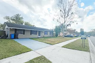 3009 S Willow Dr, Plant City, FL 33566 - Photo 1