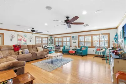 807 W Russell Drive, Plant City, FL 33563 - Photo 13