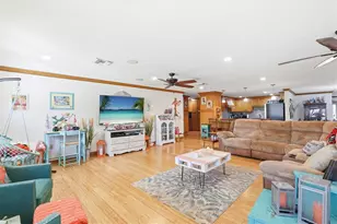 807 W Russell Dr, Plant City, FL 33563 - Photo 9