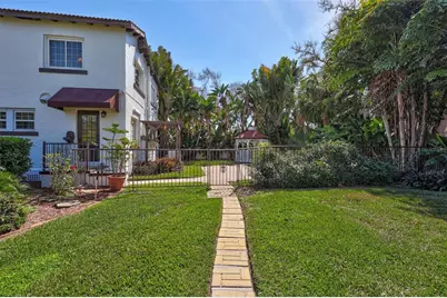 120 Park Street N, Saint Petersburg, FL 33710 - Photo 73