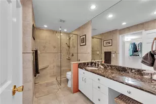 4508 Rolling Green Ln, Tampa, FL 33618 - Photo 23