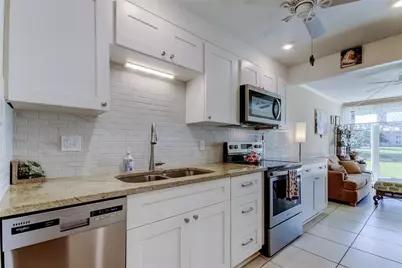 5095 Bay Street NE #104, Saint Petersburg, FL 33703 - Photo 3