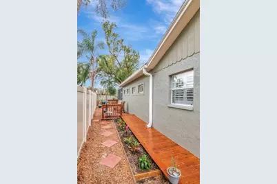 10212 Newport Circle, Tampa, FL 33612 - Photo 27