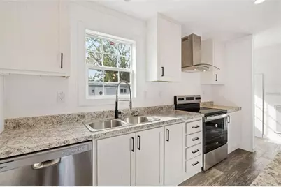 5234 Yellow Pine Street N, Saint Petersburg, FL 33709 - Photo 9