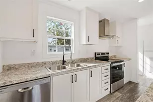 5234 Yellow Pine St N, Saint Petersburg, FL 33709 - Photo 9