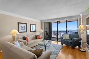 1290 Gulf Blvd, Clearwater, FL 33767 - Photo 11
