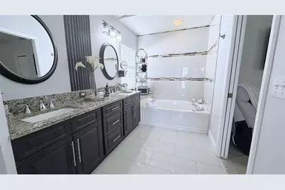 31244 Crestmont Court, Wesley Chapel, FL 33543 - Photo 29