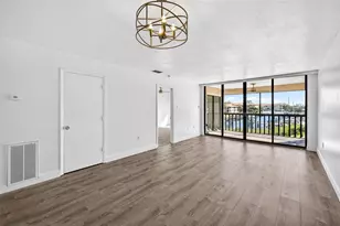 1805 Mariner Dr, Tarpon Springs, FL 34689 - Photo 9