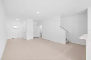 36148 Risa Michele St, Zephyrhills, FL 33541 - Photo 9