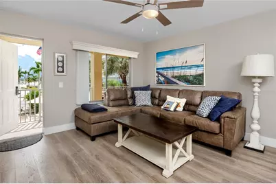 282 Treasure Island Causeway #12, Saint Petersburg, FL 33706 - Photo 7