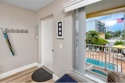 282 Treasure Island Causeway #12, Treasure Island, FL 33706 - Photo 5