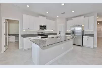 11454 Freshwater Ridge Drive, Riverview, FL 33569 - Photo 13