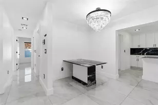 10104 N Dartmouth Ave, Tampa, FL 33612 - Photo 13