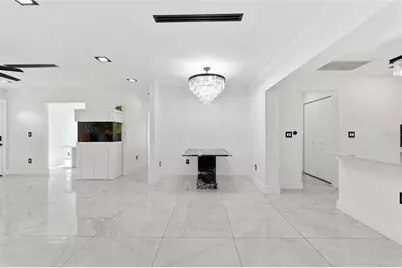 10104 N Dartmouth Avenue, Tampa, FL 33612 - Photo 7