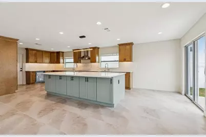 3921 Versailles Drive, Tampa, FL 33634 - Photo 5