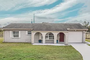 8327 Jacqueline Ct, Zephyrhills, FL 33541 - Photo 5