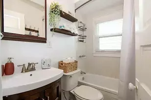 614 8th St N, Saint Petersburg, FL 33701 - Photo 15