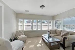 614 8th St N, Saint Petersburg, FL 33701 - Photo 7