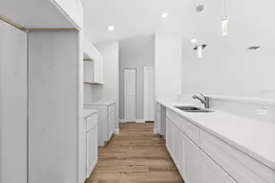 2014 E Wood St, Tampa, FL 33604 - Photo 5