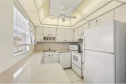 402 Dorchester Place #40, Sun City Center, FL 33573 - Photo 7