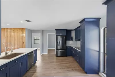 11696 Currie Lane, Largo, FL 33774 - Photo 9