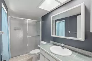 11696 Currie Ln, Largo, FL 33774 - Photo 13