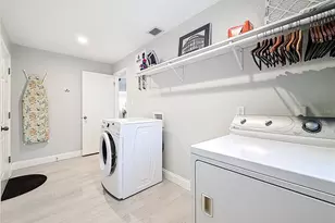 2400 Granada Cir W, Saint Petersburg, FL 33712 - Photo 39